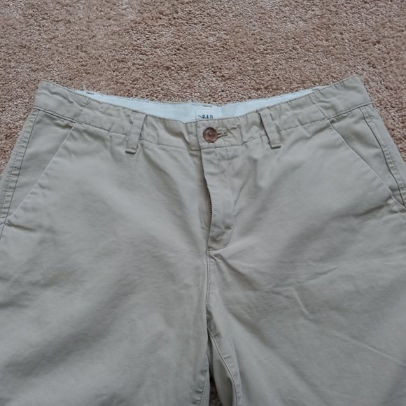 GAP Girlfriend Chino Short - Picture 2 of 8